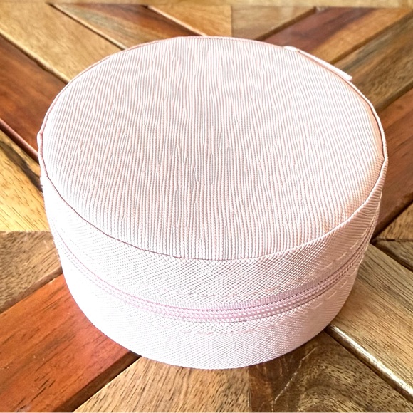 Pink Round Jewelry Organizer-New - Picture 4 of 4